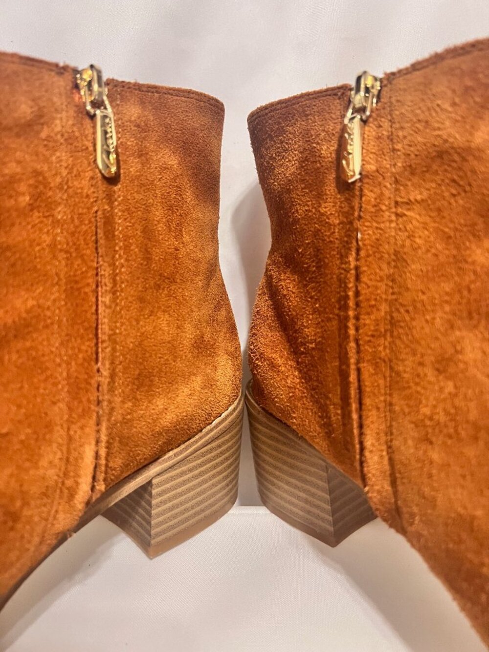 Clarks Somerset Orange Suede Feel Ankle 2" Heeled Bootie Boots-Size 11-Gold Zip - Picture 10 of 14